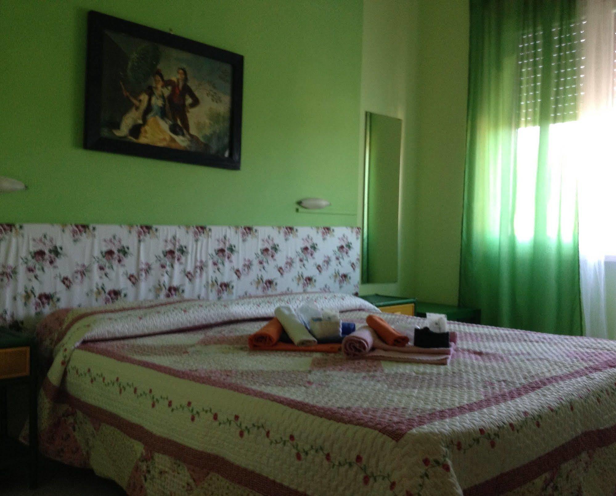 Borghetto Hotel Санта-Маринелла Экстерьер фото