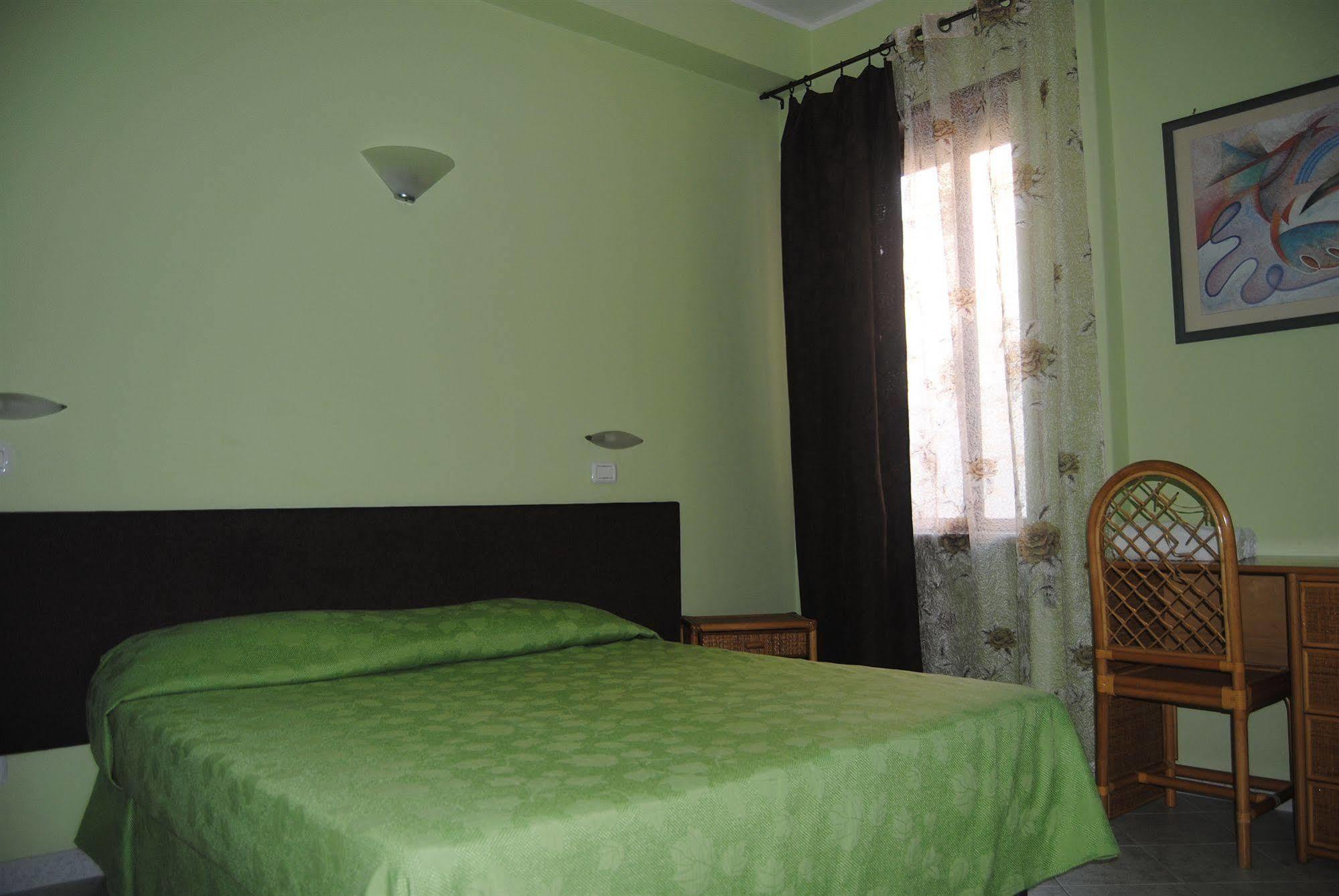 Borghetto Hotel Санта-Маринелла Экстерьер фото